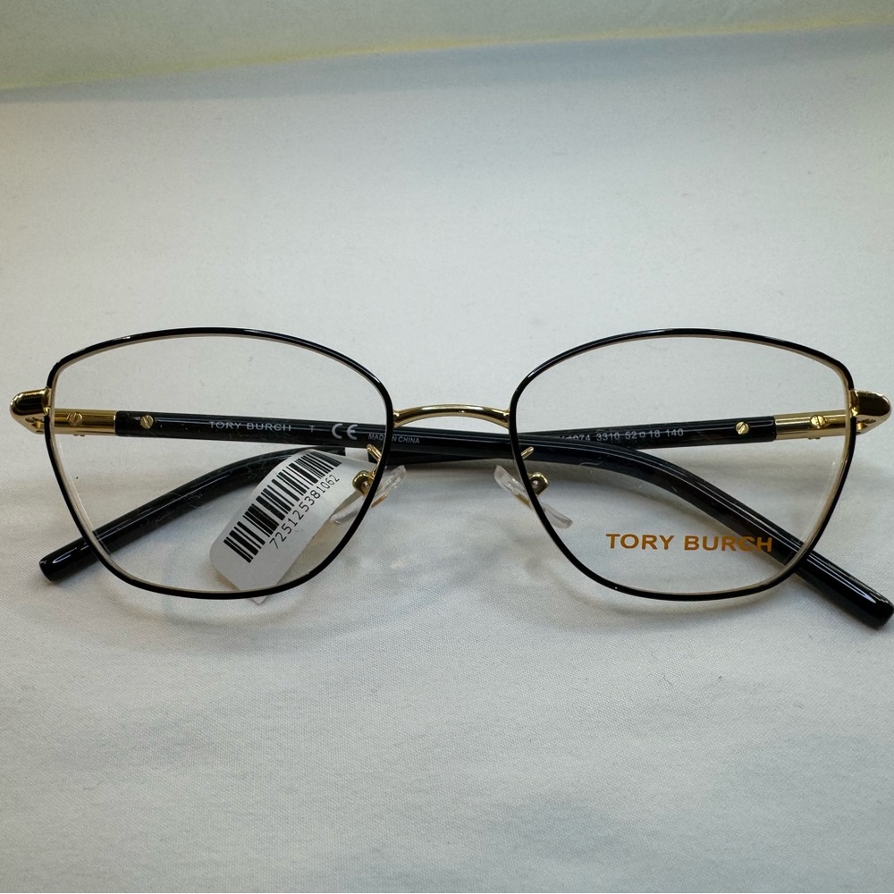 Tory Burch TY1074
Shiny Gold / Black
Size: 52-18-140
Women’s Eye Glasses